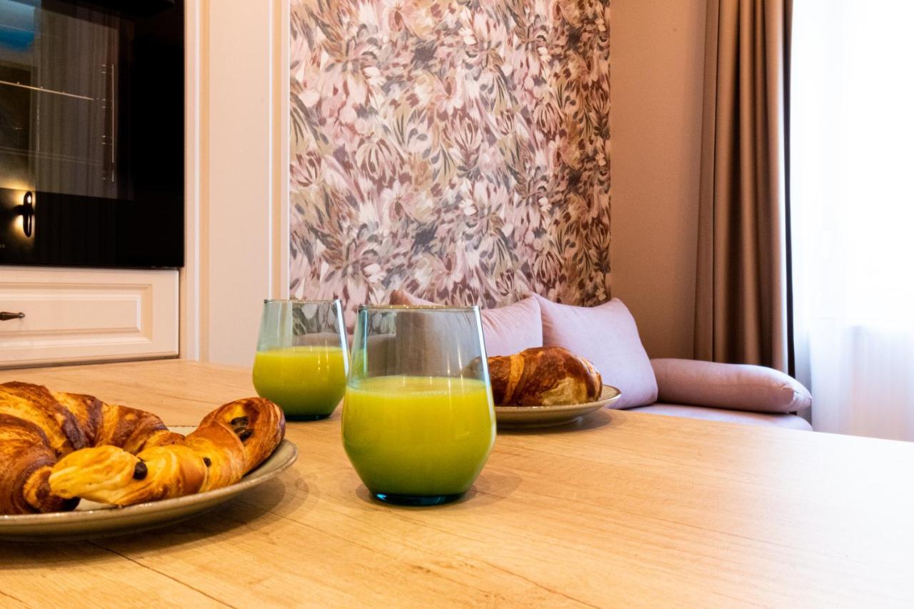 Black Gate - Quiet Studio In The Heart Of Old Town With Free Private Secured Parking Braşov Dış mekan fotoğraf